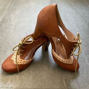 Miz Mooz Brown and Cream Women's Oxford Heels